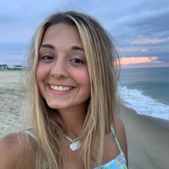 Meet your Posher, Ashlyn - Picture 1 of 1